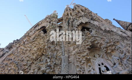 Außerhalb der Sagrada Familia Kathedrale, Barcelona, Spanien mit Stockfoto