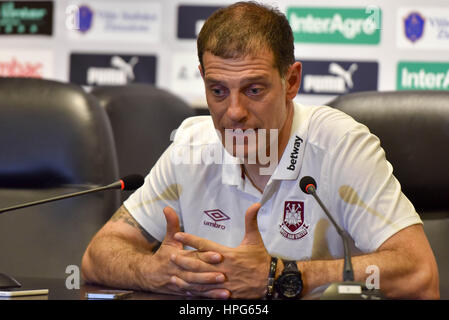 Slaven Bilic der ersten Team-Manager von West Ham United auf der Pressekonferenz vom Ende des Spiel - UEFA Europa League 3. Qualifikationsrunde zweiten Bein - Astra Giurgiu Vs West Ham Utd - Stadionul Marin Anastasovici - Giugiu - Rumänien 6. August 2015 - Foto: Cronos/Catalin Soare Stockfoto