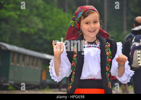 Traditionen in Rumänien - Tracht in der Maramures Grafschaft Stockfoto