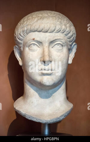 Rom. Italien. Kolossale Portrait des römischen Kaisers Constantius II (317-361), oder von seinem Bruder Constans (ca. 323-350), Capitoline Museum. Musei Capitolin Stockfoto