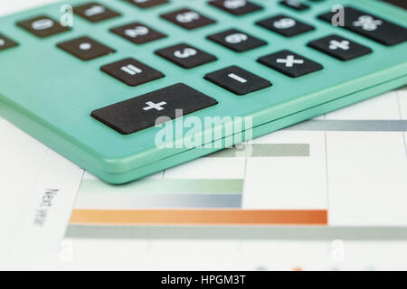 Close-up auf Rechner und gezeigt Diagramm Stockfoto