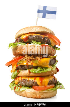 Frisch und lecker XXL Hamburger mit der Flagge von Finnland. (Serie) Stockfoto