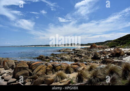 Blick auf die Küste von Cape Conran Coastal Park im Sommer, Marlo in Victoria, Australien. Cape Conran Coastal Park ist ein Küstenreservat in der Nähe von Marl Stockfoto