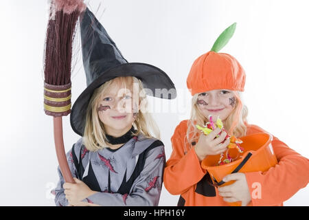 Model Release, Kinder Im Halloweenkostuem - Kinder Halloween-Kostüm Stockfoto