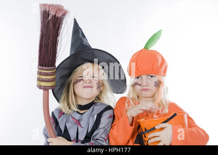 Model Release, Kinder Im Halloweenkostuem - Kinder Halloween-Kostüm Stockfoto