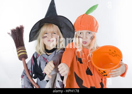 Model Release, Kinder Im Halloweenkostuem - Kinder Halloween-Kostüm Stockfoto