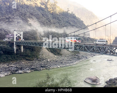 Alten Trishuli Brücke in Trishuli Fluss, die Brücke die verbindenden Kathmandu und Pokhara für den täglichen Transport. Stockfoto