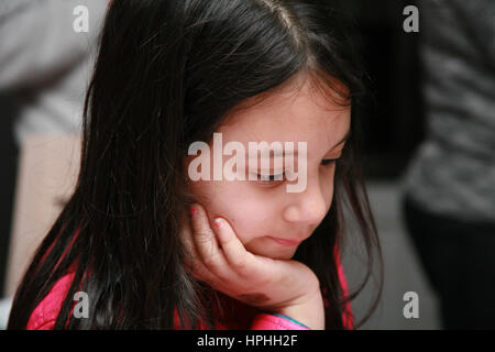 Kind konzentrieren. Stockfoto