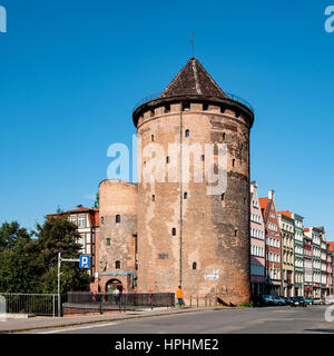 Danzig, Polen - 15. Juli 2014: Stagiewna Tor und Turm in Danzig, Polen. Alte Festung im 17. Jahrhundert erbaut Stockfoto