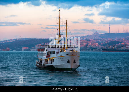 Blick vom Galata-Brücke in Istanbul Stockfoto