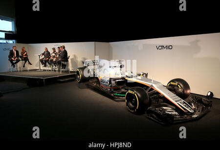 Die Sahara Force India F1 VJM10 während der Force India 2017 Auto Start in Silverstone, Towcester. PRESSEVERBAND Foto. Bild Datum: Mittwoch, 22. Februar 2017. Finden Sie unter PA Geschichte AUTO Force India. Bildnachweis sollte lauten: Nigel Französisch/PA Wire. Einschränkungen: Nur zur redaktionellen Verwendung. Kommerzielle Nutzung mit vorheriger Zustimmung von Teams. Stockfoto