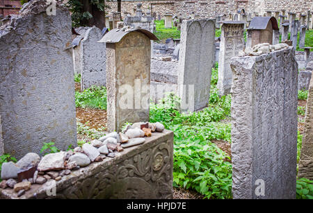 Die Remuh Friedhof in Krakau, Polen, ist ein jüdischer Friedhof 1535 gegründet. Es befindet sich neben der Remuh Synagogue.Kazimierz Bezirk. Stockfoto