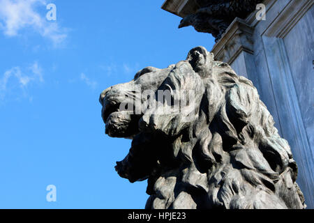 Detail auf Cavour-Denkmal auf dem Platz seinen Namen in Rom, Italien Stockfoto