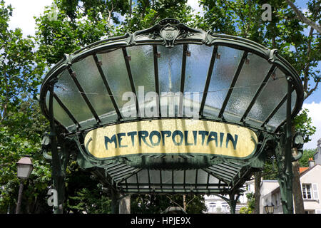 Äbtissinnen Metropolitain Eingang In Paris Frankreich Stockfoto