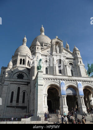 Sacre-Coeur Basilika, Montmartre, Paris mit klaren blauen Himmel Hintergrund. Stockfoto