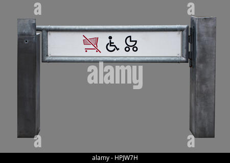 Shop-Ausgang für körperlich behinderte Personen und Kinderwagen isoliert auf grau Stockfoto