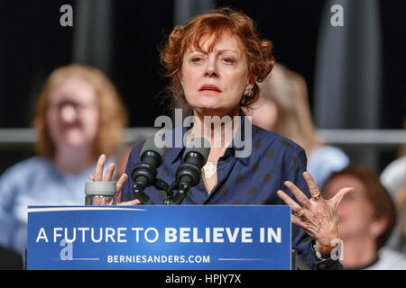 Schauspielerin Susan Sarandon Kampagnen mit Vermont Senator Bernie Sanders für die Iowa demokratische Präsidentschaftswahlen Caucus in 2016. Stockfoto