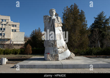 Ein Denkmal für Vasil Levski, ein nationaler Held von Bulgarien, in der Stadt Kardjali, in den östlichen Rhodopen in Bulgarien. Stockfoto