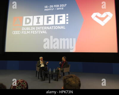 Dublin, Irland. 22. Februar 2017. Regisseur und Autor Terence Davies (rechts) nach seinem film "A ganz Passion" über das Leben und Familie von Emily Dickinson in Dublin International Filmfestival 2017 Credit: Reinhard Doberstein/Alamy Live News Stockfoto