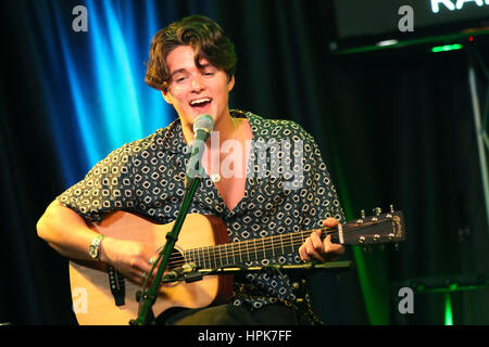 Bala Cynwyd, PA, USA. 22. Februar 2017. Die Vamps besuchen Q102 Leistung Theater in Bala Cynwyd, Pennsylvania am 22. Februar 2017 Credit: Star Shooter/Medien Punch/Alamy Live News Stockfoto