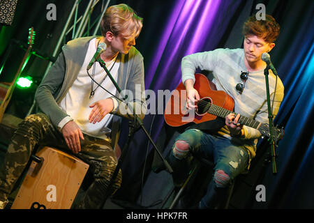 Bala Cynwyd, PA, USA. 22. Februar 2017. Die Vamps besuchen Q102 Leistung Theater in Bala Cynwyd, Pennsylvania am 22. Februar 2017 Credit: Star Shooter/Medien Punch/Alamy Live News Stockfoto