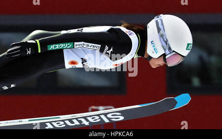 Lahti, Finnland. 23. Februar 2017. Japanische Sportler Sara Takanashi in Aktion im Jahr 2017 Nordische Ski-WM in Lahti, Finnland, 23. Februar 2017. Foto: Karl-Josef Hildenbrand/Dpa/Alamy Live News Stockfoto
