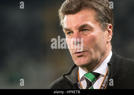 Florenz, Italien. 23. Februar 2017. Mönchengladbach-Manager Dieter Hecking vor der Europa League Runde der 32 Knock-Out-Unentschieden zwischen der italienischen Serie A Seite AFC Fiorentina und deutschen Bundesligisten Borussia Moenchengladbach im Stadion Artemio Franchi in Florenz, Italien, 23. Februar 2017. Foto: Marius Becker/Dpa/Alamy Live News Stockfoto