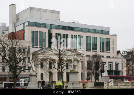 Die Ulster Bank Hauptsitz in Donegall Square East, Belfast, Nordirland. Ulster Bank ist eine Tochtergesellschaft der RBS (Royal Bank of Scotland). Stockfoto