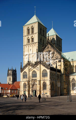 Sankt Paulus-Dom bin Domplatz Und Ueberwasserkirche in Münster, Westfalen, Nordrhein-Westfalen Stockfoto