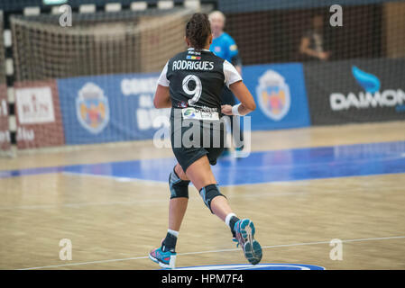 17. November 2015: Ana Paula Rodrigues Belo #9 von CSM Bukarest in Aktion während der Rumänien Frau Handball National League Spiel zwischen CSM Bukarest Vs HCM Baia Mare in Bukarest, Rumänien ROU Hall Polyvalent.   Foto: Cronos/Catalin Soare Stockfoto