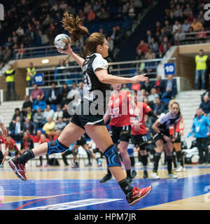 17. November 2015: Carmen Dolores Martin Berenguer #20 von CSM Bukarest in Rumänien Frau Handball National League Spiel zwischen CSM Bukarest Vs HCM Baia Mare in Bukarest, Rumänien ROU Hall Polyvalent.   Foto: Cronos/Catalin Soare Stockfoto