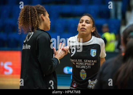 17. November 2015: Ana Paula Rodrigues Belo #9 von CSM Bukarest in Rumänien Frau Handball National League Spiel zwischen CSM Bukarest Vs HCM Baia Mare in Bukarest, Rumänien ROU Hall Polyvalent.   Foto: Cronos/Catalin Soare Stockfoto