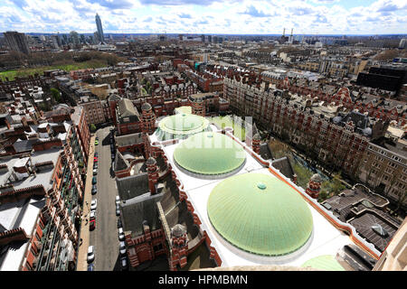 Sommer, Blick von der Dachterrasse über London Stadt von Westminster Kathedrale, England, UK Stockfoto