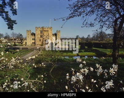 Frühling an der Hever Castle, Kent, England, Großbritannien Stockfoto