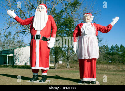 Riesige Skulptur der Weihnachtsmann in Georgien Alston Stockfoto