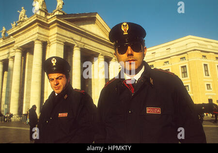 Polizei in St.-Peter Platzes, der Vatikan, Rom, Italien Stockfoto