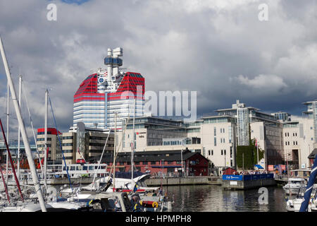 Lilla Bomen Marina und Wolkenkratzer, Göteborg, Göteborg, Schweden Stockfoto