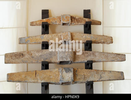 Römische Blei Anker aus verschiedenen Orten. Unter Wasser gefunden Sie, Torredembarra, Els Karbunkel. Spanien. Nationales Archäologisches Museum. Tarragona. Katalonien, Spanien. Stockfoto