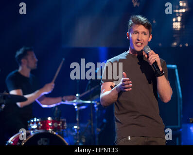 James Blunt während der Dreharbeiten der Graham Norton Show in den Londoner Studios durchführen. Stockfoto