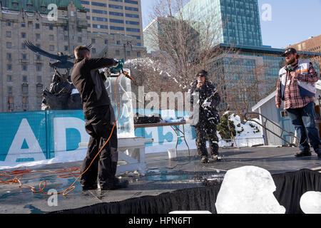 Ice Carving-Demonstration am Centennial Park in Ottawa, Ontario, Kanada, Capital City of Canada im Winter, Winterlude 2017, Kanada 150 Feier, P Stockfoto