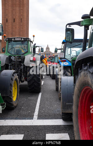 500 Traktoren bei Landwirten Protest am Placa d ' Espanya, Barcelona, fordert größere Regierung unterstützen und respektieren des Agrarsektors, 28 Januar 20 Stockfoto