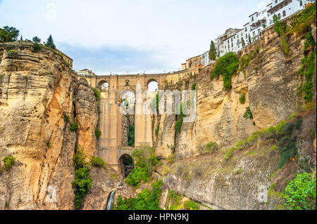 Die neue Brücke in Ronda über El Tajo und des Flusses Guadalevín, Provinz Malaga, Andalusien, Spanien Stockfoto