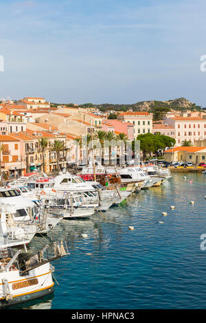 Anzeigen der Hafen von La Maddalena von Fähre, Nord-Sardinien, Italien Stockfoto