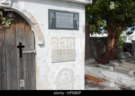 Humoristische Inschrift auf einem Grabstein auf dem historischen Friedhof von Key West, Florida. Stockfoto