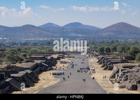 Luftbild von der Straße der Toten von Pyramide des Mondes in Teotihuacan, Mexiko Stockfoto
