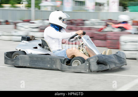 Kart Fahrer Bewegung brüniert Stockfoto