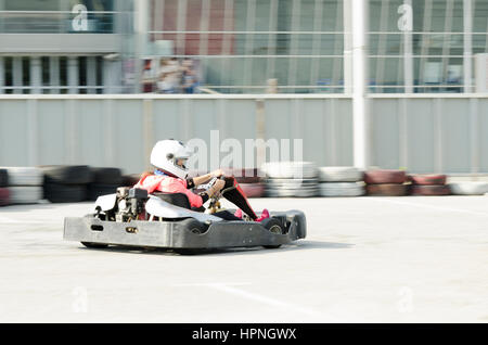 Kart Fahrer Bewegung brüniert Stockfoto