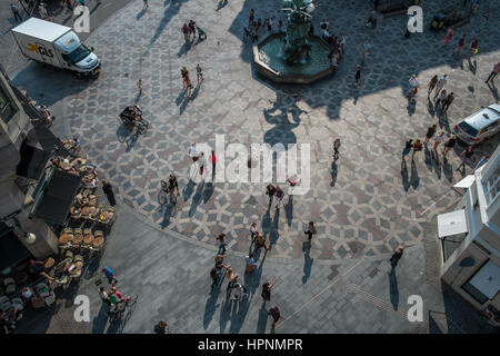 Amager Torv, zentrale Copenhagen Shopper von oben, Sommer, Sonne und Schatten Stockfoto