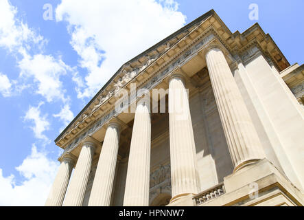 Washington DC, USA - 2. Mai 2015: Ein Teil der Fassade des Herbert C. Hoover Building, Sitz des United States Department of Commerce. Stockfoto