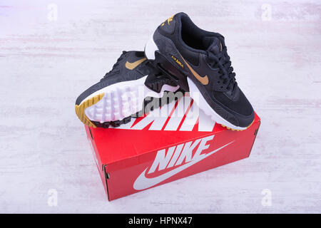 Nike air max 2016 black and gold best sale